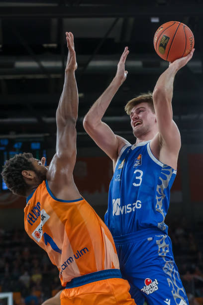 尤其是在 尤其是在